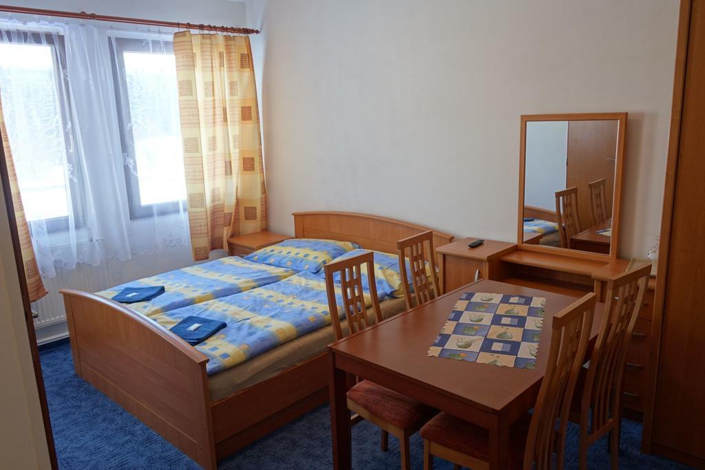 Hotel Sklarna Гаррахов Номер фото